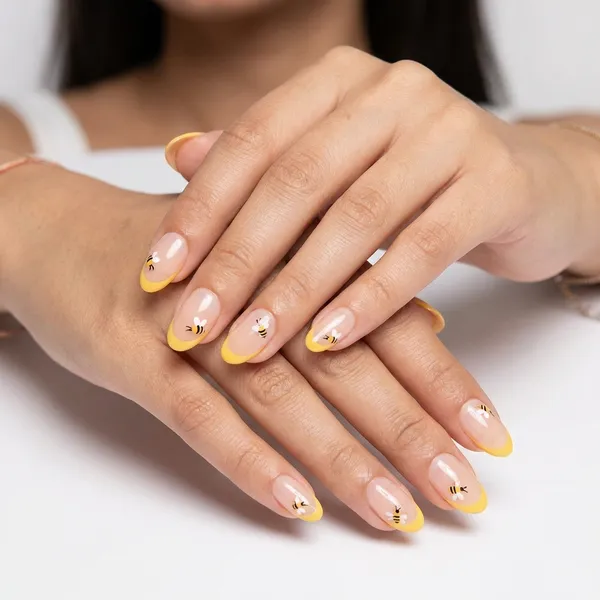 Nude_French_With_Honey_Bee_Press_On_Artificial_Nails