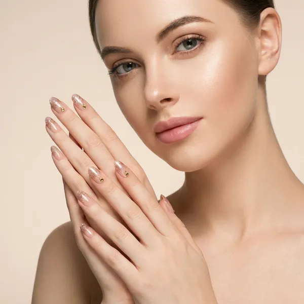 Beige_Glitter_Stones_Press_On_Artificial_Nails