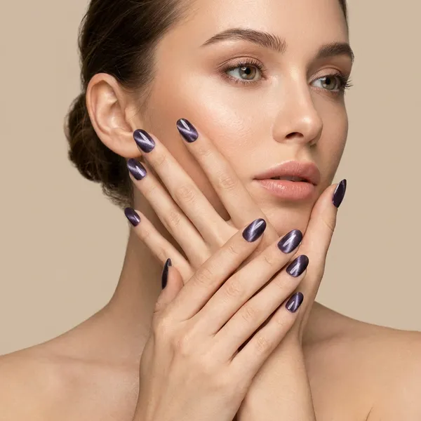 Indigo_Cat_Eye_Press_On_False_Nails