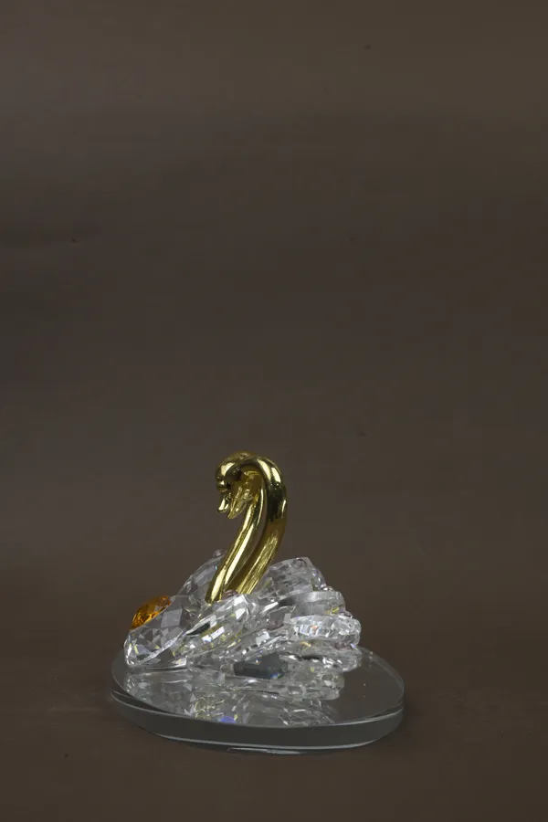 Decorative_Wall_Hook_Golden_Finish_With_Crystal_Accent