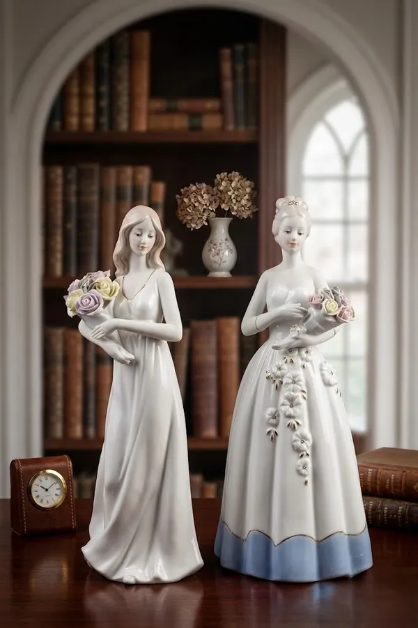 Elegant_White_Ceramic_Wedding_Couple_Figurines_Bride_&_Groom_Cake_Topper_Set
