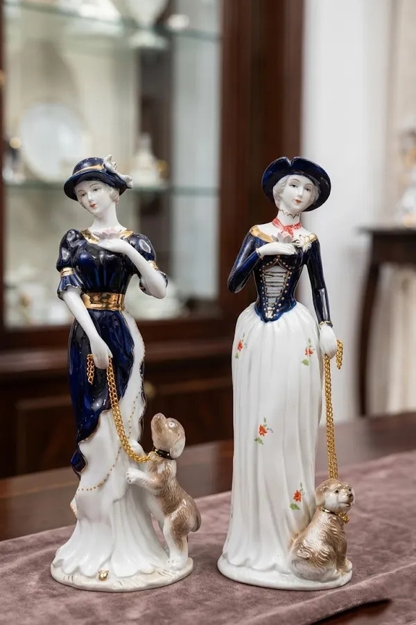 Porcelain_Lady_Figurine_Set_Of_2