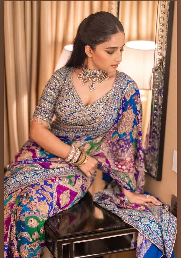 1(STITCHED_BLOUSE)_MULTICOLOUR_CREPE_PRINTED_DESIGNER_SAREE_WITH_HANDWORK_WITH_EMBROIDERED_REDYMADE_BLOUSE_
