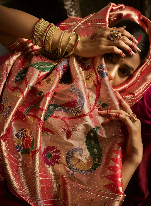 KADWA_KASAB_SILK_SAREE_WITH_HEAVY_ZIRCON_&_SAROSKI_WORK._WITH_HEAVY_DUPATAA