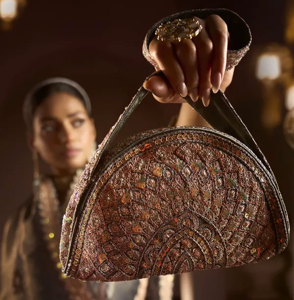 ORGANZA_SILK_SAREE_WITH__PARSI_ZARDOZI_WORK_,HEAVY_SAROSKI_&_MOTI_WORK_HANDMADE_CLUTCH_PURSE_WITH_EMBROIDERY_WAIST_BELT