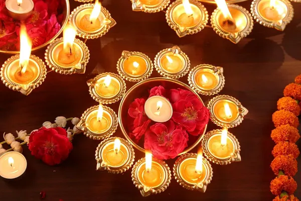Copper_Metal_Decorative_Metal_Diya_Traditional_Diya_Urli_Tealight_Holder_Golden_Bowl