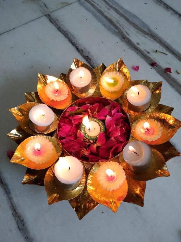 Copper_Round_Leaf_Border_Designer_URLI_(Set_of_1)_Decorative_Beautiful_Handcrafted_Bowl_for_Floating_Flowers_and_Tea_Light_Candles_Home_Table_Decor_Special_for_Diwali_Gift