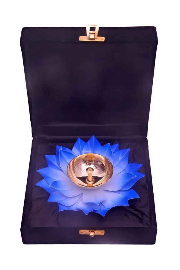Brass_Diya_for_Puja_Home_Decoration_Item_Gift,_Lotus_Brass_Diyas_Oil_Lamp_Pooja,_Diwali_Gifts_(Set_of_1)