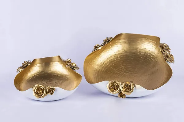 Copper_Decorative_Metal_Diya_Traditional_Diya_Urli_Tealight_Holder_Golden_Bowl_for_Floating_Flowers_and_Tea_Light_Candles_Home,Office_and_Table_Decor