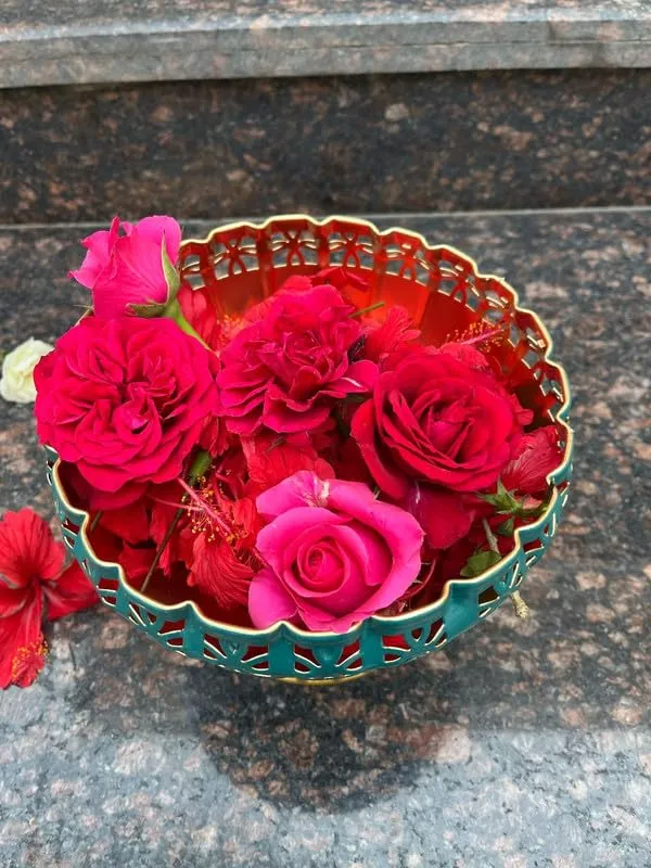 Copper_8_Inch_Metal_Magnetic_Steel_Decorative_Bowl_for_Home_Décor/Gifting,Design_1
