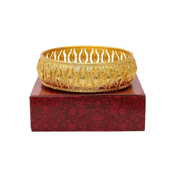 Copper_Round_German_Golden_Plated_Tray|Round_Decorative_Tray|Best_Gift_for_Pooja|_Décor|_Diwali_|Anniversary_|House_Warming_Birthday_(Pack_of_1)_Size:_6x6_Inches,Design_3