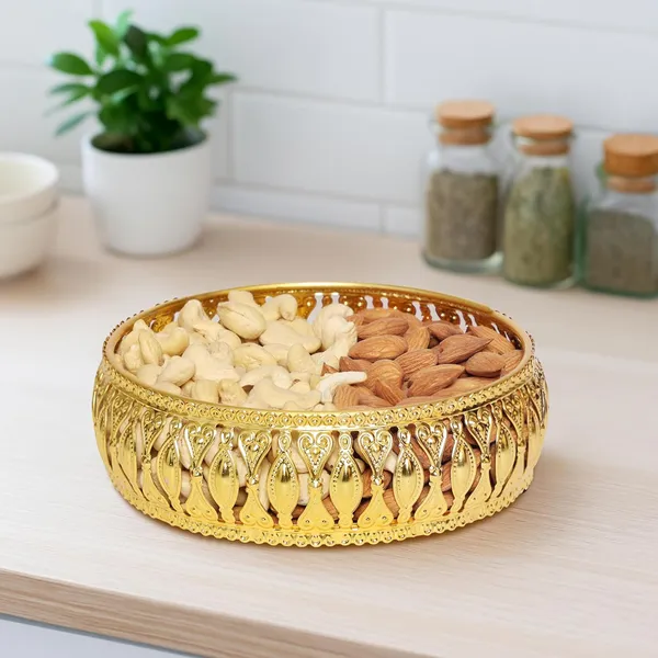 Copper_Round_German_Golden_Plated_Tray|Round_Decorative_Tray|Best_Gift_for_Pooja|_Décor|_Diwali_|Anniversary_|House_Warming_Birthday_(Pack_of_1)_Size:_6x6_Inches,Design_3