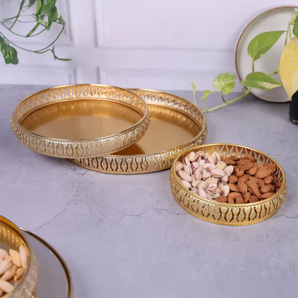 Copper_Combo_of_Round_Gold_Plated_Tray_6_Inch,8_Inch_and_10_Inch,for_Make_up_Gift_Serving_Tray_Wedding_Birthday_Return_Gift_Silver_Plated_Metal_Tray_for_Dining_and_Serve_Gifts