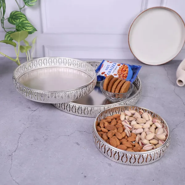 Copper_Combo_of_Round_German_Silver_Plated_Tray_6_Inch,8_Inch_and_10_Inch_Decorative_Plate_|_Gift_for_Diwali,_Anniversary,_House_Warming,_Birthday,_Wedding_Return_Gift_Set