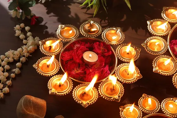 Copper_Metal_Diya_Urli_Flower_Tea_Light_Decorative_Urli_Bowl_for_Flowers_and_Tea_Light_Candles_Home,Office_Table_Decor_Diwali_Decoration_Items_for_Home_Set_of_3_(Size_10,12_and_14_inches)