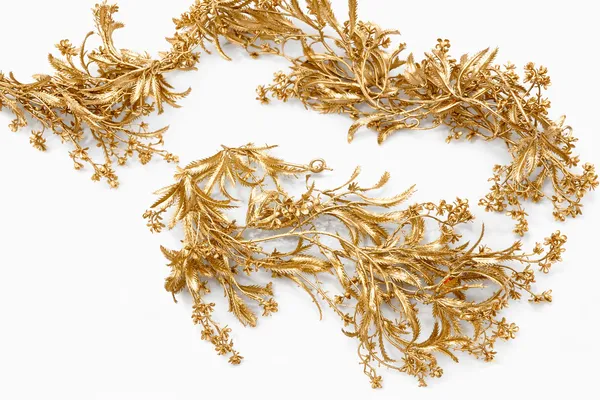 Golden_Artificial_Foliage_And_Wire_Botanical_Wreath_For_Home_Decor