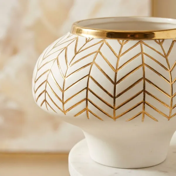 White_And_Golden_Ceramic_Chevron_Pattern_Ceramic_Vase_For_Home_Decor