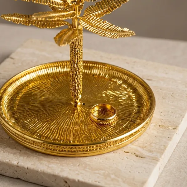 Golden_Metal_Palm_Tree_Decorative_Tray_For_Home_Decor