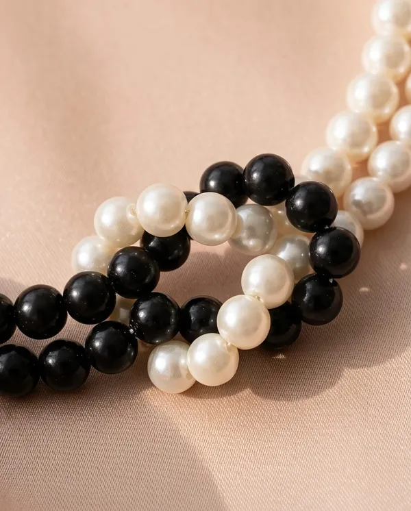 Black_White_Layered_Pearl_Necklace