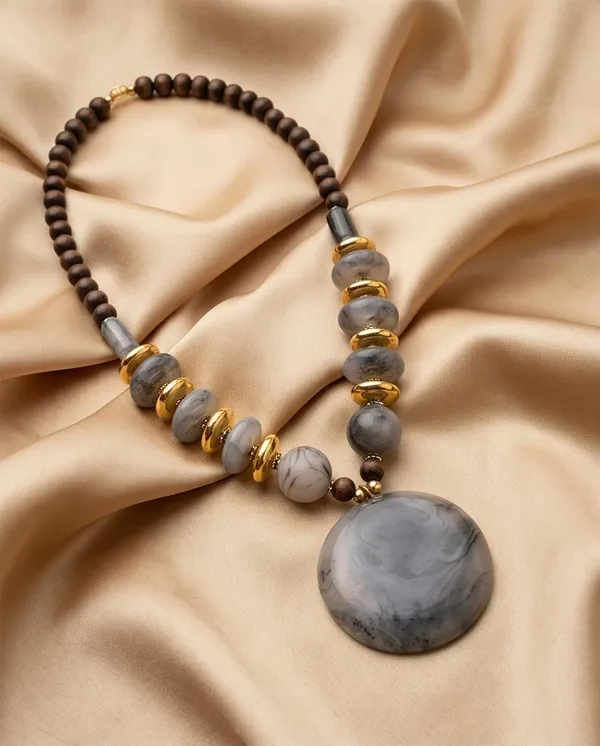 Elegant_Stone_Pendant_Necklace