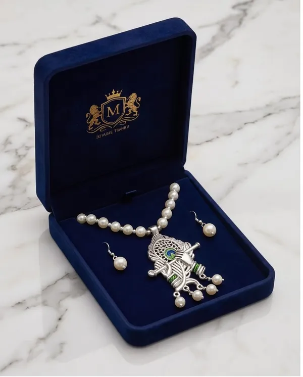 Pearl_Necklace_set_with_Krishna_Pendant
