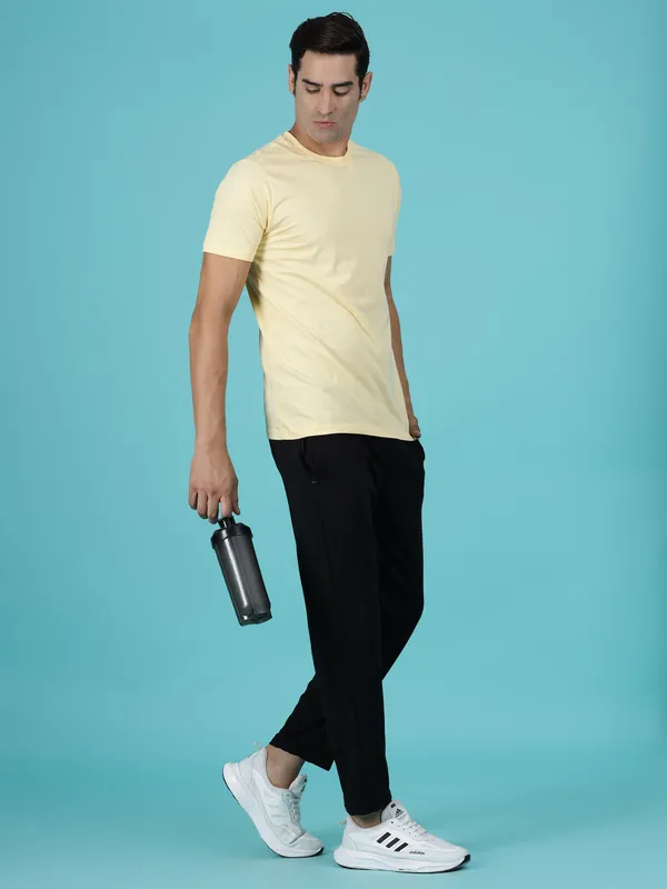 Black_Lycra_Fashionable_&_Trendy_Solid_Track_Pant_For_Men
