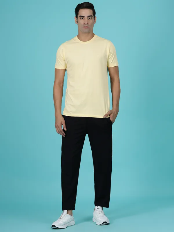 Black_Lycra_Fashionable_&_Trendy_Solid_Track_Pant_For_Men