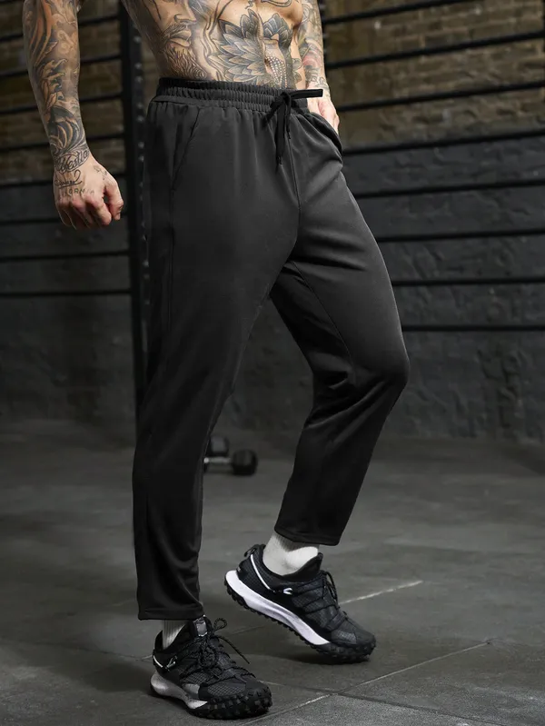 Black_Lycra_Fashionable_&_Trendy_Solid_Track_Pant_For_Men
