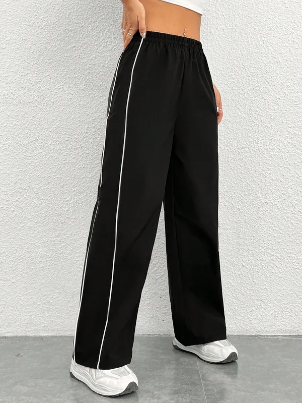 Black_Polyester_Fashionable_&_Trendy_Solid_Track_Pant_For_Women