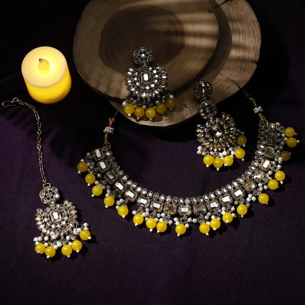 Yellow_Elegant_Design_Jewellery_Set_For_Women