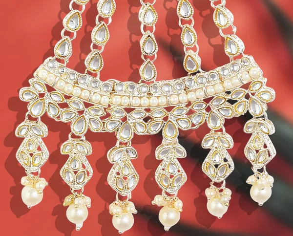 White_&_Light_Gold_Elegant_Design_Passajhoomar_Mangtika_For_Women