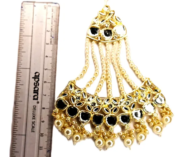 White_&_Light_Gold_Elegant_Design_Passajhoomar_Mangtika_For_Women