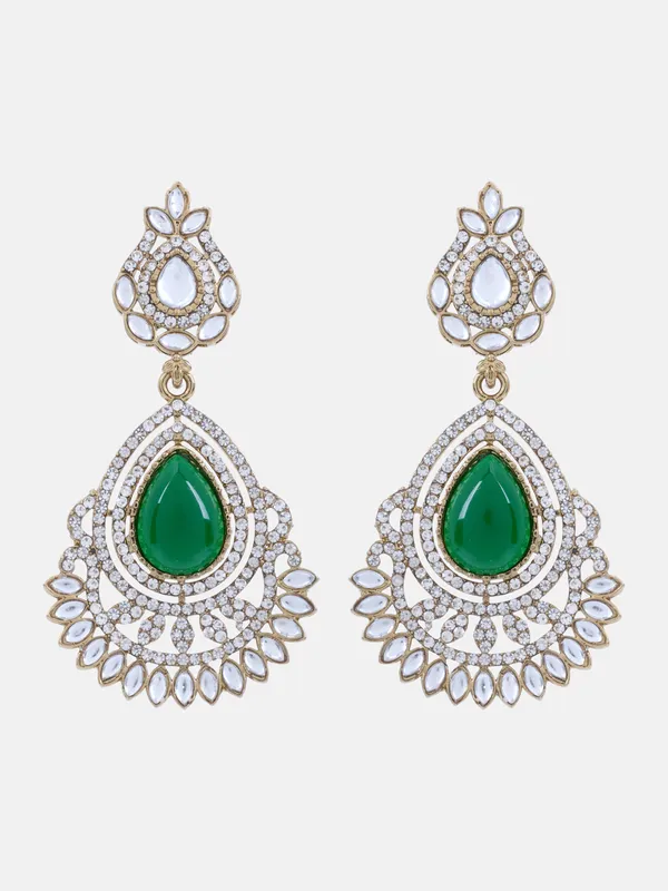 Green_Elegant_Design_Earrings_For_Women
