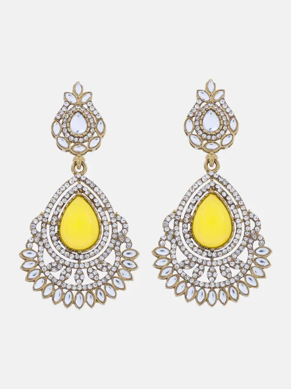 Yellow_Elegant_Design_Earrings_For_Women