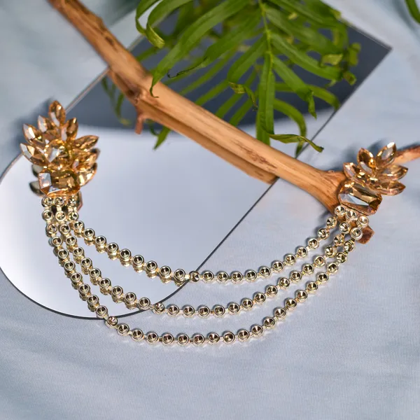 Gold_Elegant_Design_Designer_Metal_Brooch_For_Women