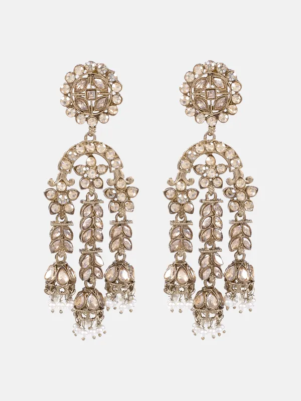Gold_Elegant_Design_Earrings_For_Women