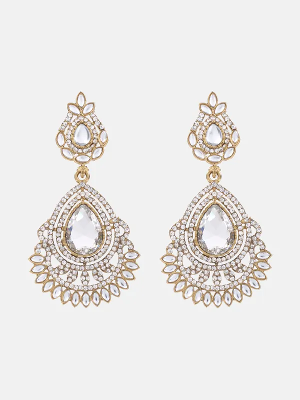 White_Elegant_Design_Earrings_For_Women