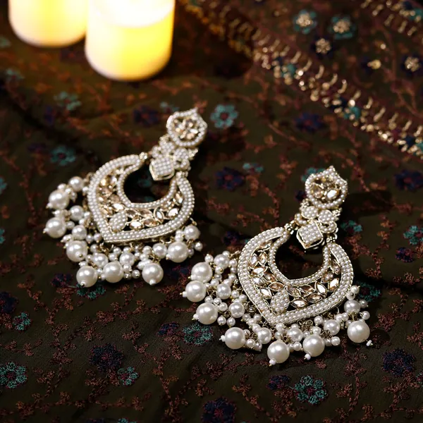 Gold_Elegant_Design_Earrings_Chandbali_Earring_For_Women