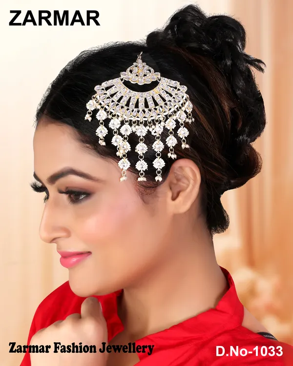 White_&_Light_Gold_Elegant_Design_Passajhoomar_Mangtika_For_Women