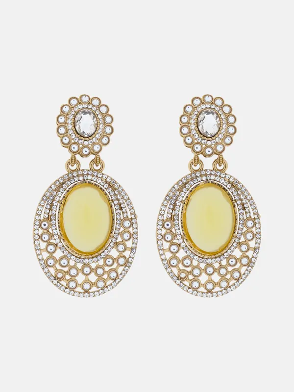 Yellow_Elegant_Design_Earrings_For_Women
