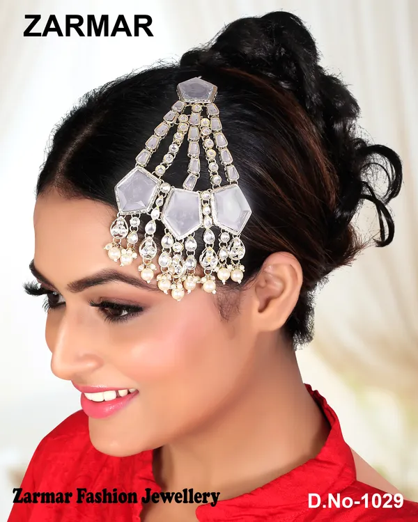 White_&_Light_Gold_Elegant_Design_Passajhoomar_Mangtika_For_Women