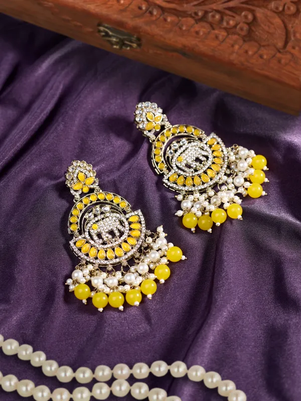 Yellow_Elegant_Design_Earrings_For_Women