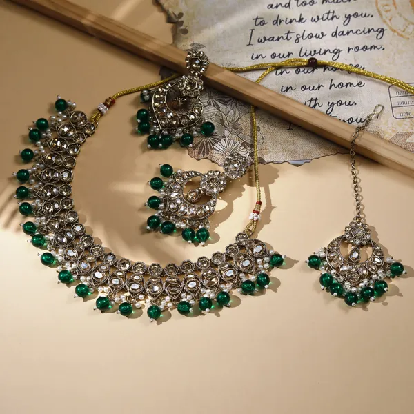 Green_Elegant_Design_Jewellery_Set_For_Women