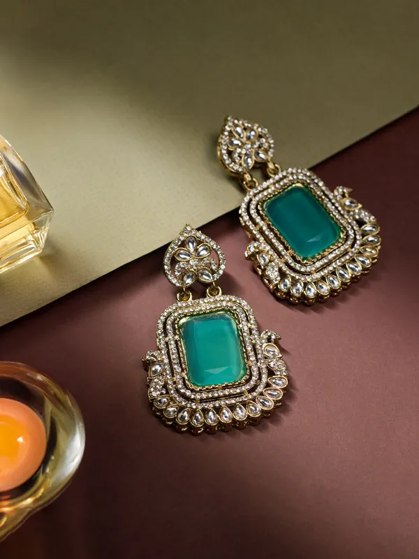 Turquoise_Elegant_Design_Earrings_For_Women