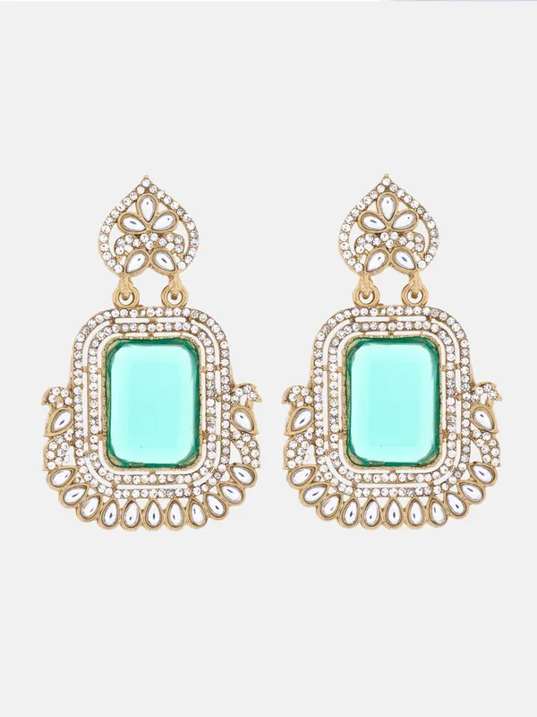 Turquoise_Elegant_Design_Earrings_For_Women