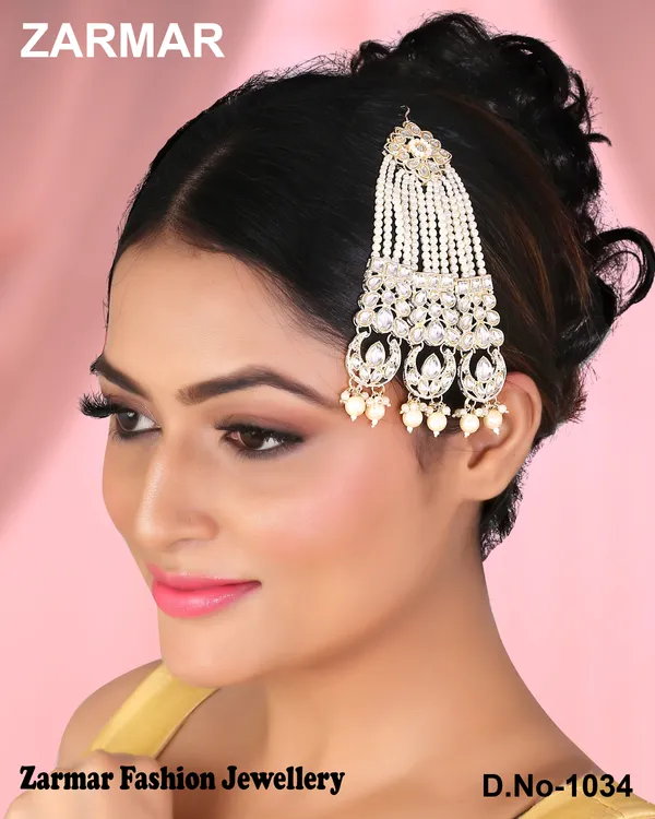 White_&_Light_Gold_Elegant_Design_Passajhoomar_Mangtika_For_Women