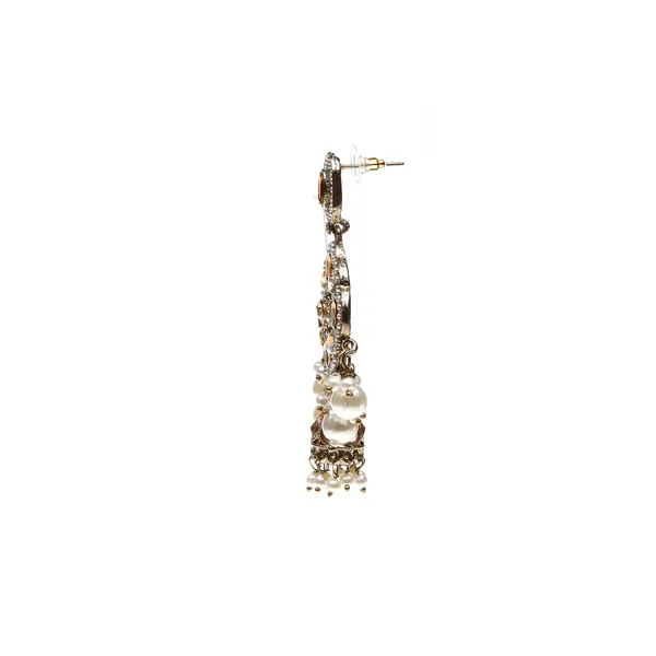 Gold_Elegant_Design_Earrings_For_Women