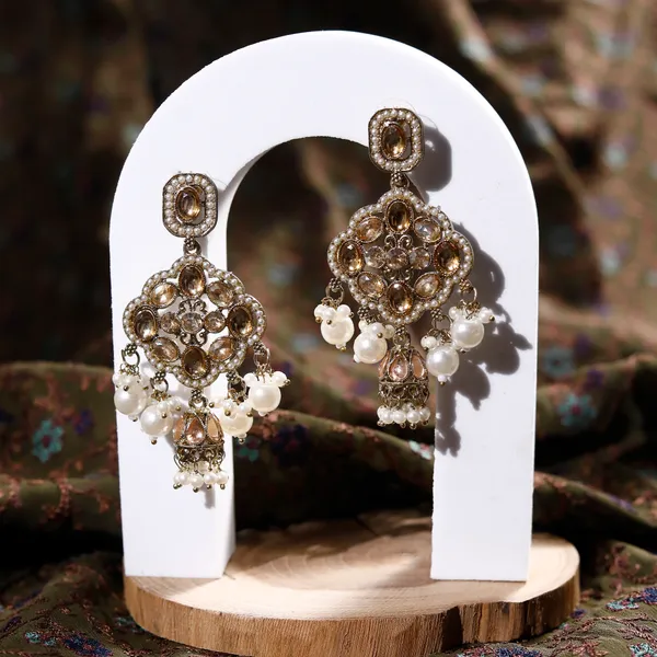 Gold_Elegant_Design_Earrings_For_Women