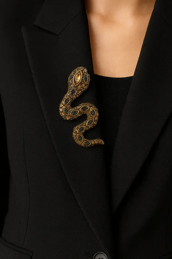 Antique_Gold_Elegant_Design_Designer_Metal_Brooch_For_Women