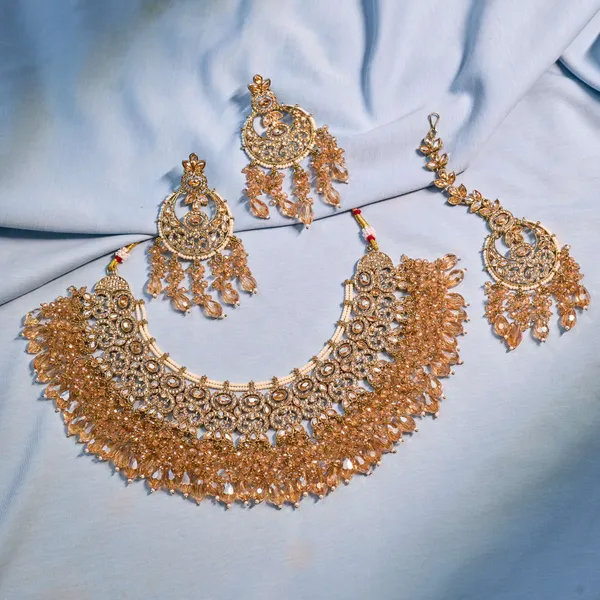 Golden_Elegant_Design_Jewellery_Set_For_Women